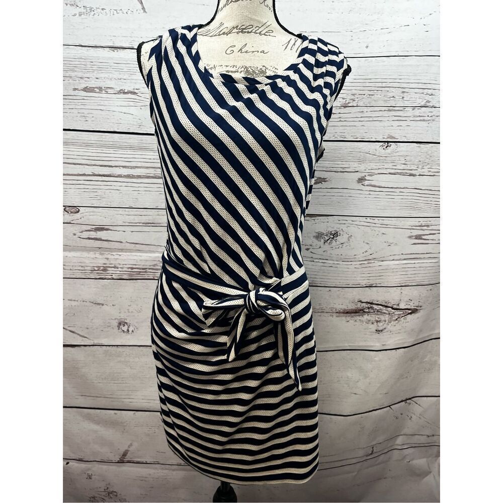 Guess size 8 black and white stripped pullover dress with attached tie at waist‎
